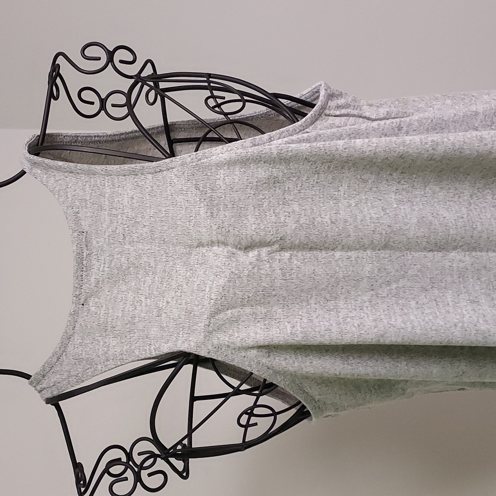 NWT Women's Racerback Tank - Picture 4 of 5